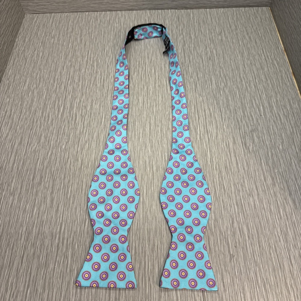 Ike Behar Light Blue Pink‎ Circle Pattern Silk Self Bow Tie Made in USA